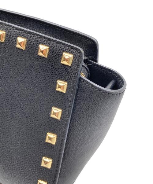 MICHAEL KORS（マイケルコース）MICHAEL KORS (マイケルコース) 2WAスタッズYショルダーバッグ ブラックの古着・服飾アイテム