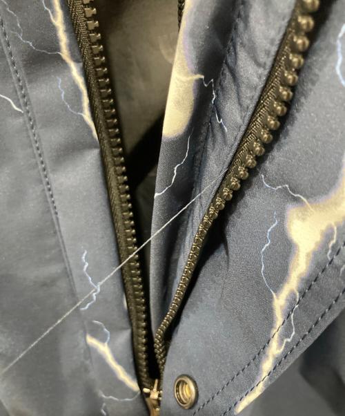 THE NORTH FACE（ザ ノース フェイス）THE NORTH FACE (ザ ノース フェイス) NOVELTY MOUNTAIN LIGHT JACKET ブラック×ネイビー サイズ:Lの古着・服飾アイテム