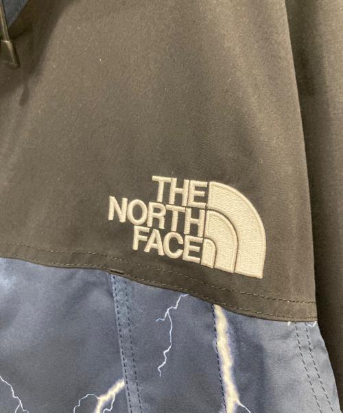 THE NORTH FACE（ザ ノース フェイス）THE NORTH FACE (ザ ノース フェイス) NOVELTY MOUNTAIN LIGHT JACKET ブラック×ネイビー サイズ:Lの古着・服飾アイテム