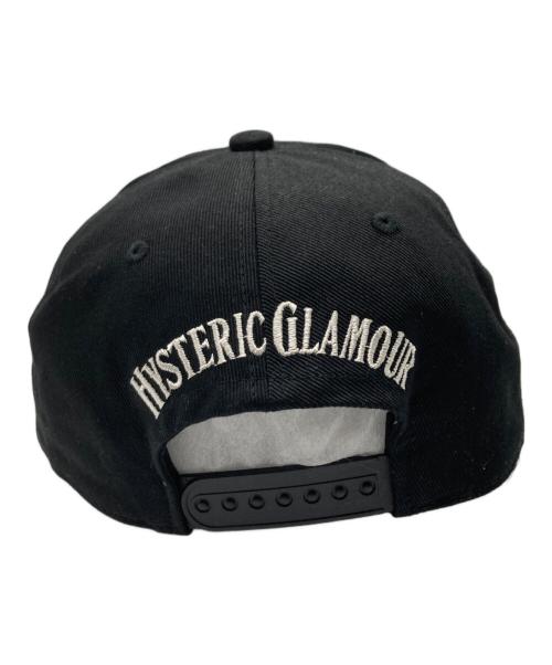 Hysteric Glamour（ヒステリックグラマー）Hysteric Glamour (ヒステリックグラマー) HYS WHISKY刺繍 キャップ ブラック サイズ:Freeの古着・服飾アイテム