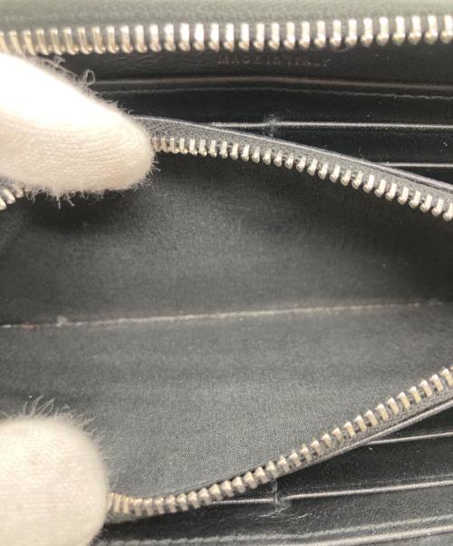 JIMMY CHOO（ジミーチュウ）JIMMY CHOO (ジミーチュウ) スタースタッズラウンドファスナー長財布 ブラックの古着・服飾アイテム