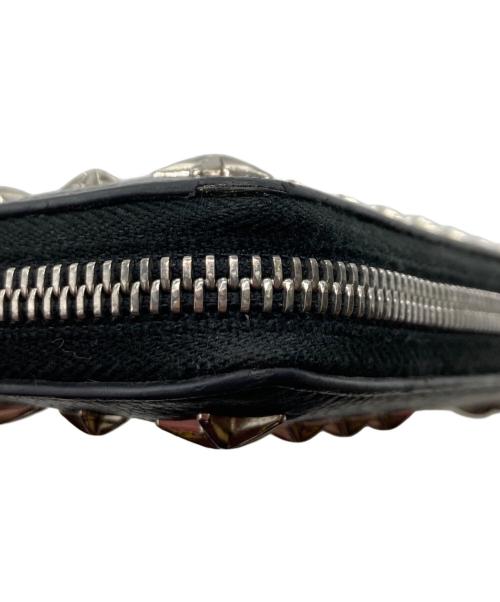 JIMMY CHOO（ジミーチュウ）JIMMY CHOO (ジミーチュウ) スタースタッズラウンドファスナー長財布 ブラックの古着・服飾アイテム