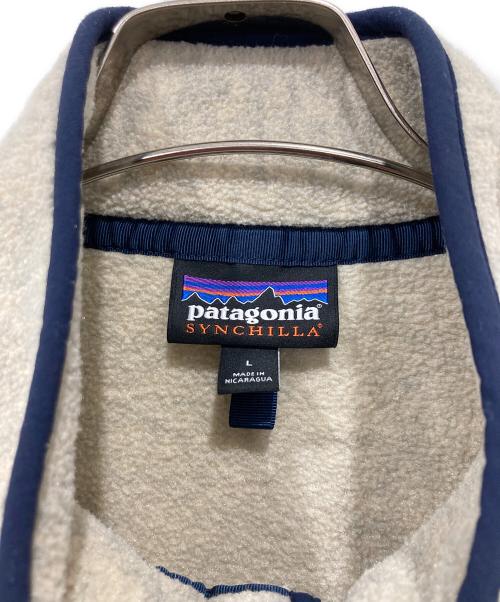 Patagonia（パタゴニア）Patagonia (パタゴニア) Lightweight Synchilla アイボリー×ネイビー サイズ:Lの古着・服飾アイテム
