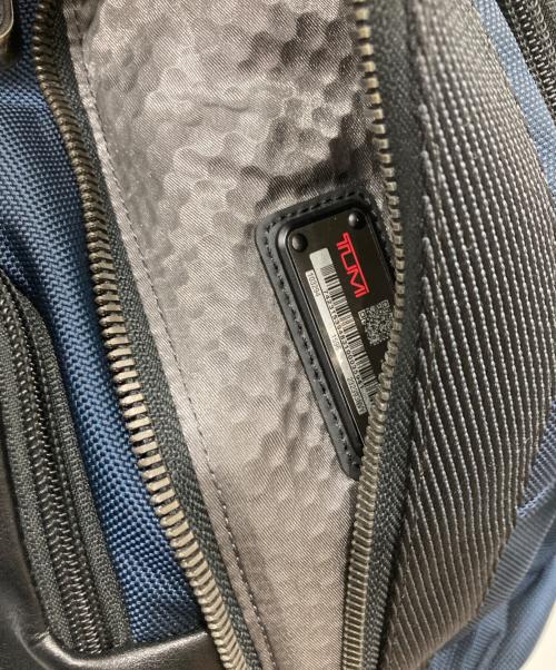 TUMI（トゥミ）TUMI (トゥミ) ALPHA BRAVO Smith Sling ネイビー×ブラックの古着・服飾アイテム