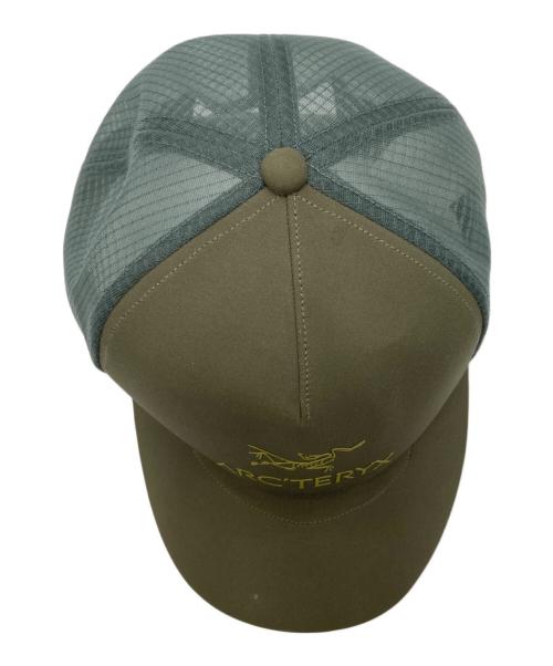 ARC'TERYX（アークテリクス）ARC'TERYX (アークテリクス) LOGO TRUCKER HAT カーキの古着・服飾アイテム