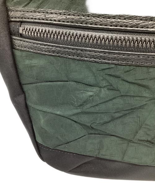 master-piece（マスターピース）master-piece (マスターピース) REBIRTH PROJECT (リバースプロジェクト) Folder ショルダーバッグ ブラック×グリーンの古着・服飾アイテム