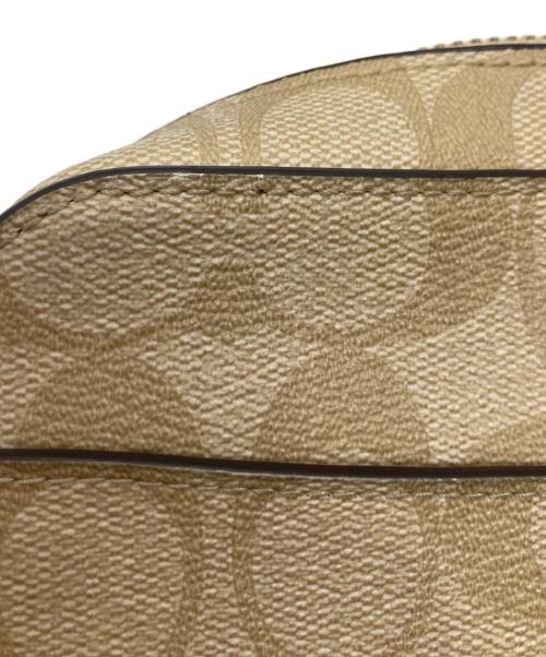 COACH（コーチ）COACH (コーチ) ミニ カメラ バッグ / シグネチャー ベージュ×ホワイトの古着・服飾アイテム