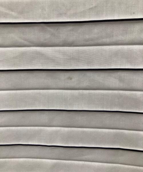ISSEY MIYAKE me（イッセイ ミヤケ ミー）ISSEY MIYAKE me (イッセイ ミヤケ ミー) プリーツスクエアカットソー グレー サイズ:FREEの古着・服飾アイテム