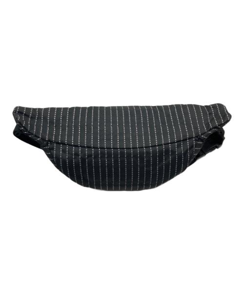 Maison Margiela（メゾンマルジェラ）Maison Margiela (メゾンマルジェラ) LOGO STRIPE CROSS BODY POUCH ブラックの古着・服飾アイテム
