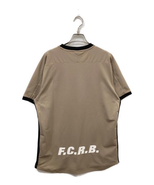 F.C.R.B.（エフシーレアルブリストル）F.C.R.B. (エフシーレアルブリストル) GAME SHIRT ベージュ サイズ:Mの古着・服飾アイテム