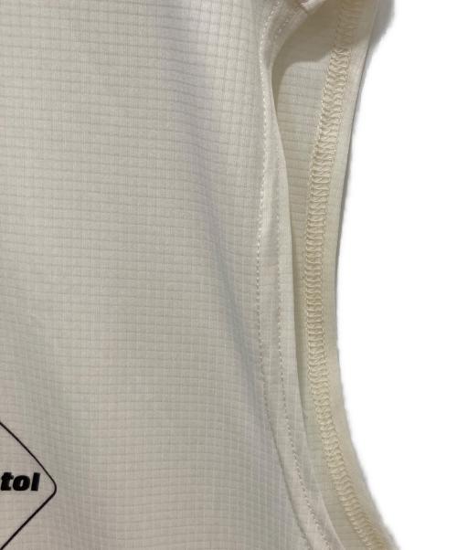 F.C.R.B.（エフシーレアルブリストル）F.C.R.B. (エフシーレアルブリストル) POLARTEC POWER DRY N/S TRAINING TOP ホワイト サイズ:Mの古着・服飾アイテム