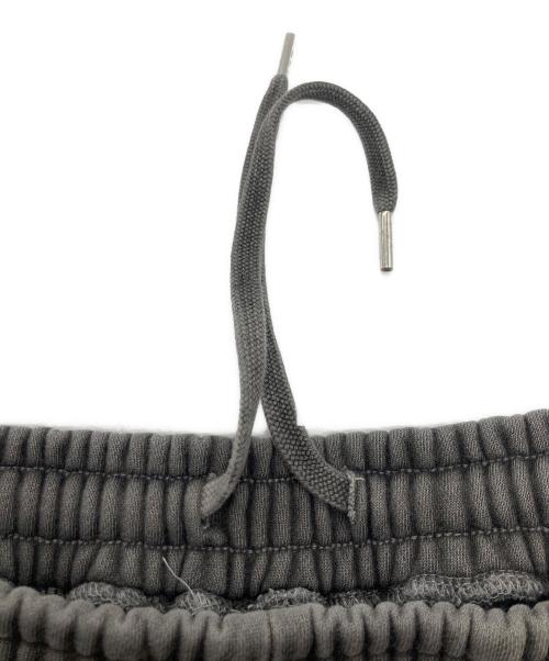 FEELS（フィールズ）FEELS (フィールズ) PIGMENT DYE PANTS / ピグメントダイ ダメージ加工スウェットパンツ グレー サイズ:Freeの古着・服飾アイテム