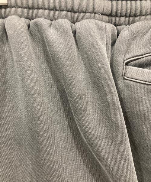FEELS（フィールズ）FEELS (フィールズ) PIGMENT DYE PANTS / ピグメントダイ ダメージ加工スウェットパンツ グレー サイズ:Freeの古着・服飾アイテム