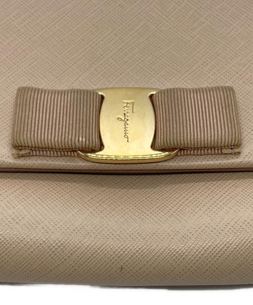 Salvatore Ferragamo（サルヴァトーレ フェラガモ）Salvatore Ferragamo (サルヴァトーレ フェラガモ) VARA ヴァラ チェーンショルダーバッグ ピンクの古着・服飾アイテム