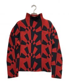 ISSEY MIYAKE me（イッセイ ミヤケ ミー）の古着「総柄プリーツカットソー」｜ブラック×レッド