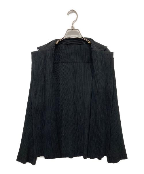 ISSEY MIYAKE WHITE LABEL（イッセイミヤケホワイトレーベル）ISSEY MIYAKE WHITE LABEL (イッセイミヤケホワイトレーベル) プリーツ3Bジャケット ブラック サイズ:34の古着・服飾アイテム