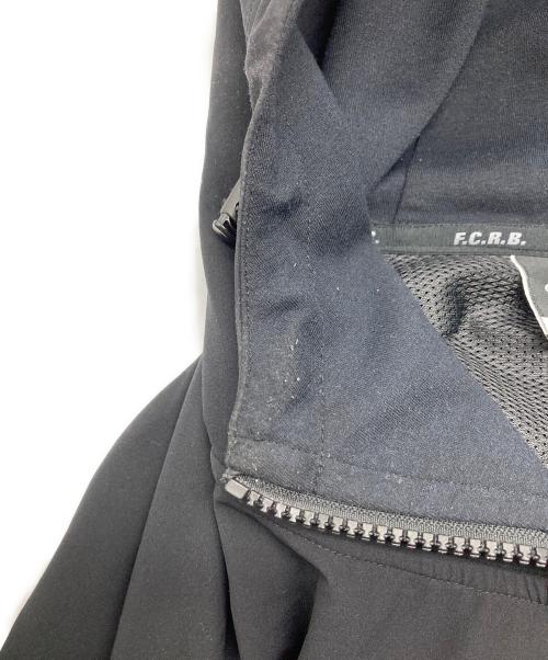 F.C.R.B.（エフシーレアルブリストル）F.C.R.B. (エフシーレアルブリストル) VENTILATION HOODIE ブラック×カーキ サイズ:Mの古着・服飾アイテム