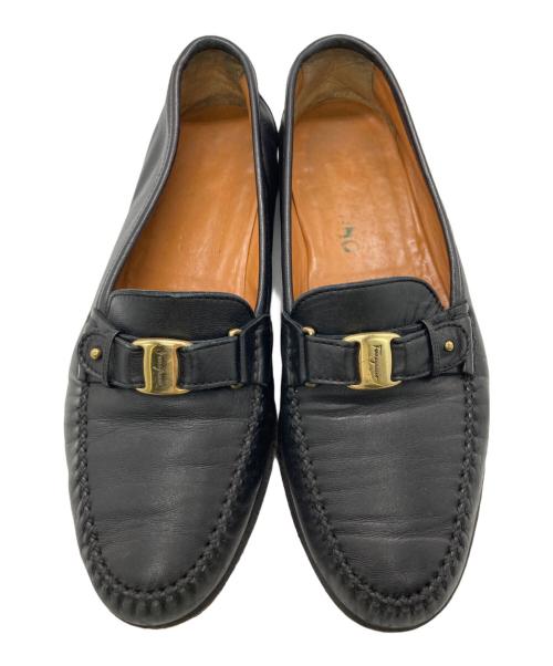 Salvatore Ferragamo（サルヴァトーレ フェラガモ）Salvatore Ferragamo (サルヴァトーレ フェラガモ) ヴァラローファー ブラック サイズ:US8 1/2の古着・服飾アイテム