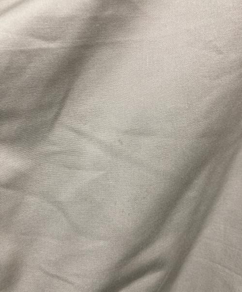 SORT SLIPS HVIDT SLIPS（ソート スリップス ヴィト スリップス）SORT SLIPS HVIDT SLIPS (ソート スリップス ヴィト スリップス) エポレットジャケット ベージュ サイズ:不明の古着・服飾アイテム