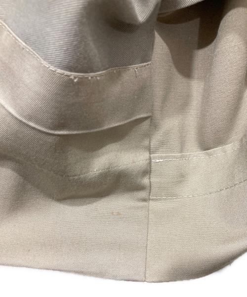 SORT SLIPS HVIDT SLIPS（ソート スリップス ヴィト スリップス）SORT SLIPS HVIDT SLIPS (ソート スリップス ヴィト スリップス) エポレットジャケット ベージュ サイズ:不明の古着・服飾アイテム