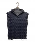 ISSEY MIYAKE FETEイッセイミヤケフェット）の古着「プリーツノースリーブカットソー」｜ブラック
