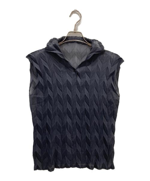 ISSEY MIYAKE FETE（イッセイミヤケフェット）ISSEY MIYAKE FETE (イッセイミヤケフェット) プリーツノースリーブカットソー ブラック サイズ:2の古着・服飾アイテム
