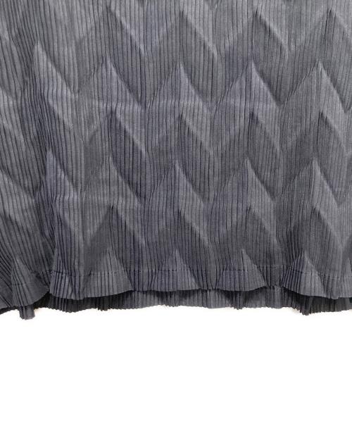 ISSEY MIYAKE FETE（イッセイミヤケフェット）ISSEY MIYAKE FETE (イッセイミヤケフェット) プリーツノースリーブカットソー ブラック サイズ:2の古着・服飾アイテム