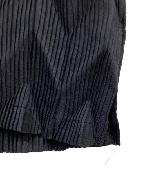 ISSEY MIYAKE FETE（イッセイミヤケフェット）ISSEY MIYAKE FETE (イッセイミヤケフェット) プリーツノースリーブカットソー ブラック サイズ:2の古着・服飾アイテム