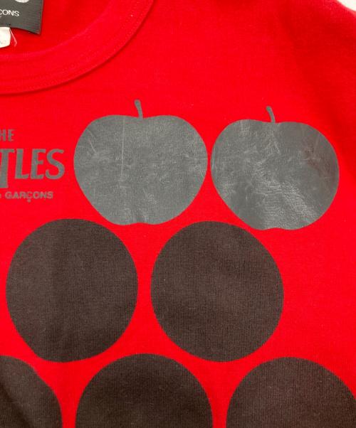 COMME des GARCONS（コムデギャルソン）COMME des GARCONS (コムデギャルソン) THE BEATLES (ビートルズ) ビートルズコラボプリントTシャツ レッド サイズ:Lの古着・服飾アイテム