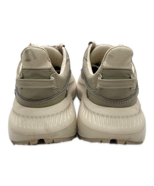 UGG（アグ）UGG (アグ) CA805 V2 NUBUCK・CA805 V2 ヌバック ベージュ サイズ:24の古着・服飾アイテム