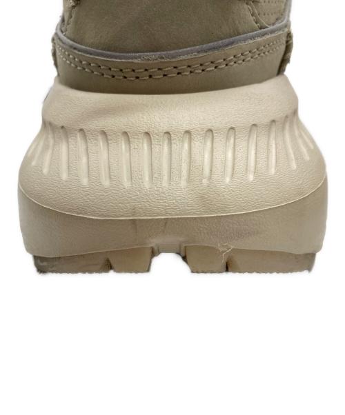 UGG（アグ）UGG (アグ) CA805 V2 NUBUCK・CA805 V2 ヌバック ベージュ サイズ:24の古着・服飾アイテム