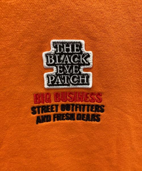 BlackEyePatch（ブラックアイパッチ）BlackEyePatch (ブラックアイパッチ) Big Business OG Label Crew Sweat オレンジ サイズ:XLの古着・服飾アイテム