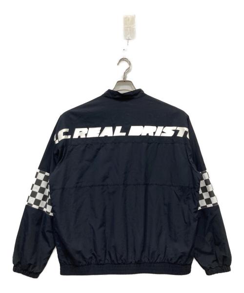 F.C.R.B.（エフシーレアルブリストル）F.C.R.B. (エフシーレアルブリストル) MULTI LOGO SUPPORTER JACKET ブラック サイズ:Lの古着・服飾アイテム