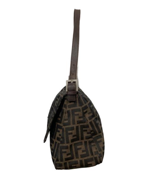 FENDI（フェンディ）FENDI (フェンディ) ズッカ柄マンマバケットショルダーバッグ ブラウンの古着・服飾アイテム