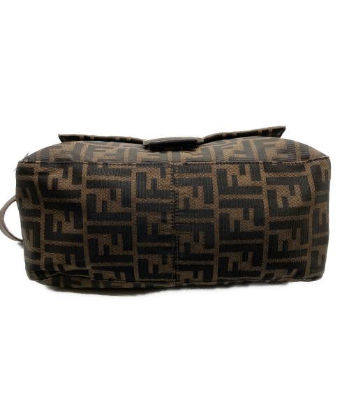 FENDI（フェンディ）FENDI (フェンディ) ズッカ柄マンマバケットショルダーバッグ ブラウンの古着・服飾アイテム