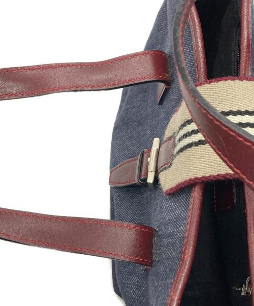 BURBERRY（バーバリー）BURBERRY (バーバリー) ハンドバッグ インディゴの古着・服飾アイテム