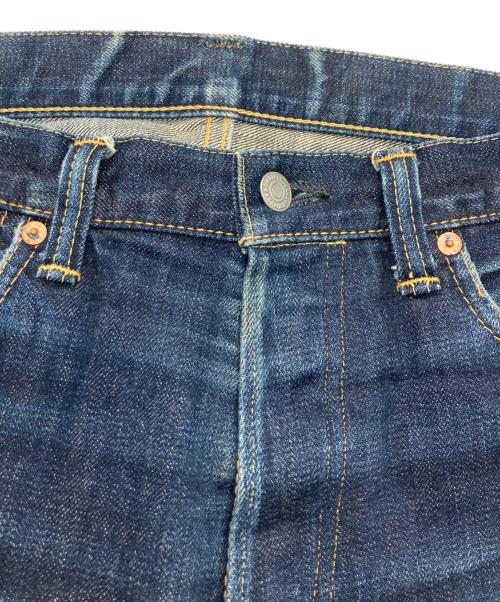 MOMOTARO JEANS（桃太郎ジーンズ）MOMOTARO JEANS (桃太郎ジーンズ) 出陣タイトストレートデニムパンツ インディゴ サイズ:W32の古着・服飾アイテム