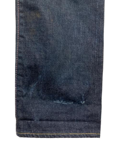 MOMOTARO JEANS（桃太郎ジーンズ）MOMOTARO JEANS (桃太郎ジーンズ) 出陣タイトストレートデニムパンツ インディゴ サイズ:W32の古着・服飾アイテム