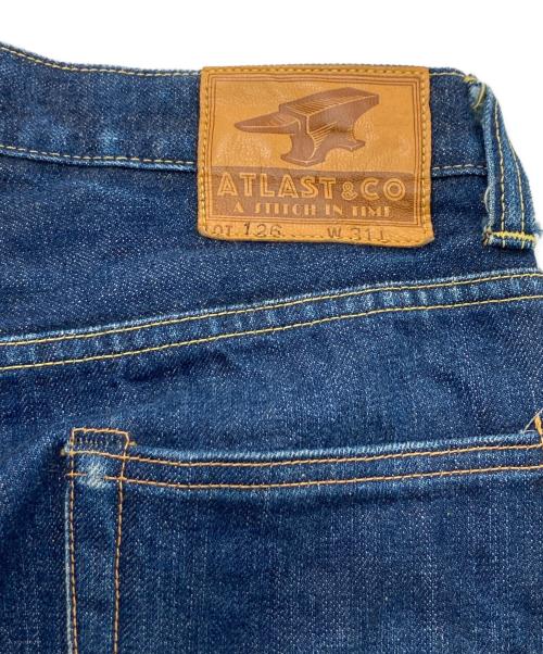 ATLAST & CO（アットラスト）ATLAST & CO (アットラスト) デニムパンツ インディゴ サイズ:W31の古着・服飾アイテム
