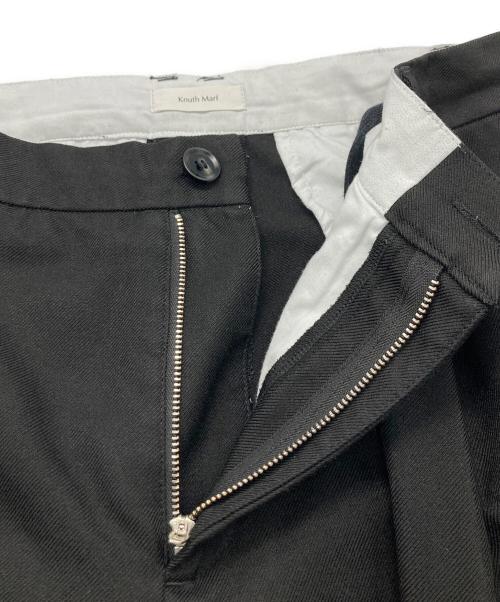 Knuth Marf（クヌースマーフ）knuth marf (クヌースマーフ) フロントスリットパンツ ブラック サイズ:XSの古着・服飾アイテム