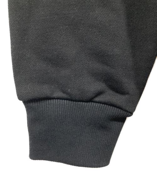 A.P.C.（アーペーセー）A.P.C. (アーペーセー) sacai (サカイ) クルーネックロゴスウェット ブラック サイズ:Sの古着・服飾アイテム