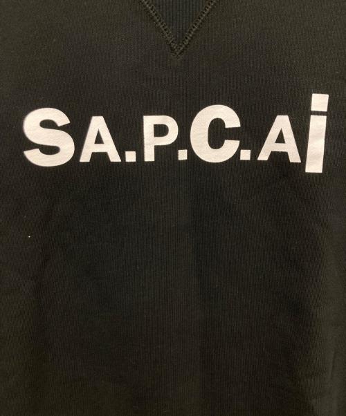 A.P.C.（アーペーセー）A.P.C. (アーペーセー) sacai (サカイ) クルーネックロゴスウェット ブラック サイズ:Sの古着・服飾アイテム