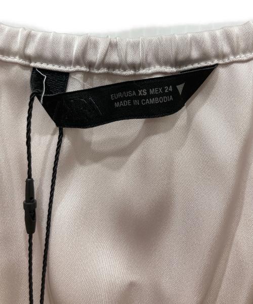 ZARA（ザラ）ZARA (ザラ) サテンレースブラウス ベージュ サイズ:XS 未使用品の古着・服飾アイテム