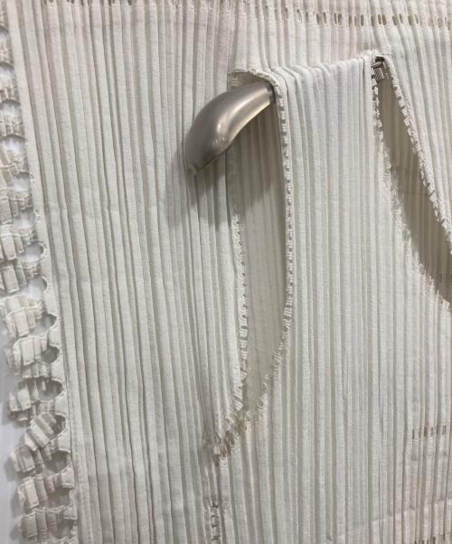 ISSEY MIYAKE（イッセイミヤケ）ISSEY MIYAKE (イッセイミヤケ) ノースリーブワンピース アイボリー サイズ:Mの古着・服飾アイテム