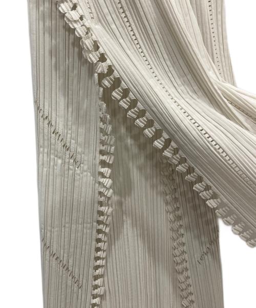 ISSEY MIYAKE（イッセイミヤケ）ISSEY MIYAKE (イッセイミヤケ) ノースリーブワンピース アイボリー サイズ:Mの古着・服飾アイテム