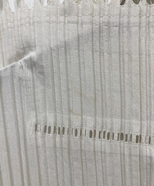 ISSEY MIYAKE（イッセイミヤケ）ISSEY MIYAKE (イッセイミヤケ) ノースリーブワンピース アイボリー サイズ:Mの古着・服飾アイテム