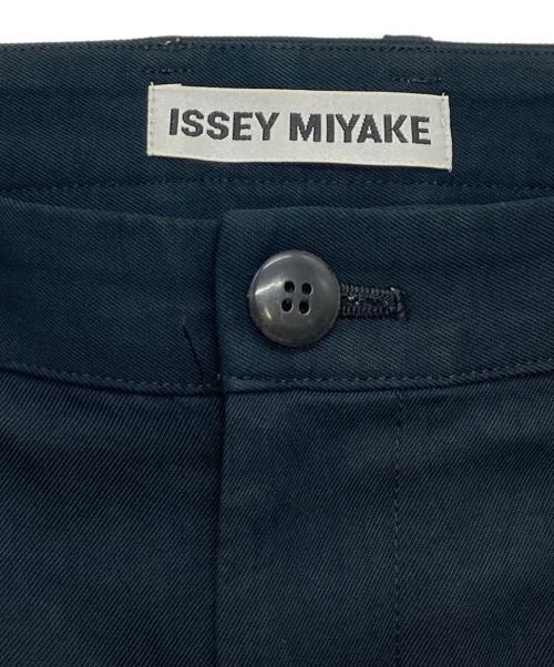 ISSEY MIYAKE（イッセイミヤケ）ISSEY MIYAKE (イッセイミヤケ) タックパンツ ブラック サイズ:3の古着・服飾アイテム
