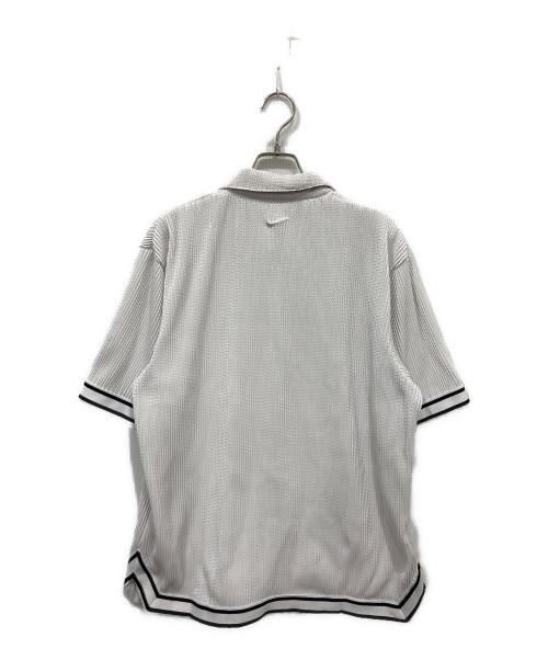 NIKE（ナイキ）NIKE (ナイキ) KB PLEATED S/S TOP ホワイト サイズ:Mの古着・服飾アイテム