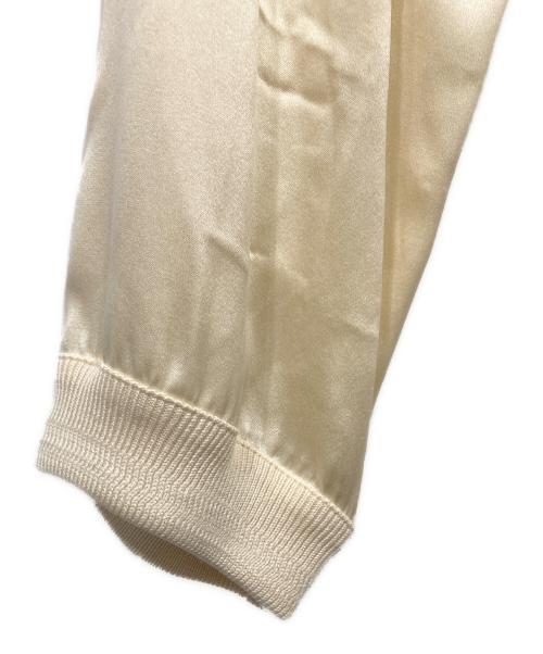 DES PRES（デ プレ）DES PRES (デ プレ) ストレッチシルクサテン ラウンドネックブラウス アイボリー サイズ:36の古着・服飾アイテム