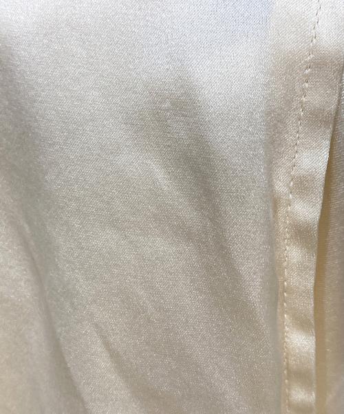 DES PRES（デ プレ）DES PRES (デ プレ) ストレッチシルクサテン ラウンドネックブラウス アイボリー サイズ:36の古着・服飾アイテム